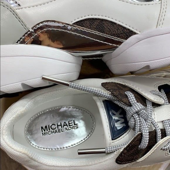 MICHAEL KORS OCTAVIA TRAINER NAPPA PU OPTIC WHITE - Picture 12 of 16